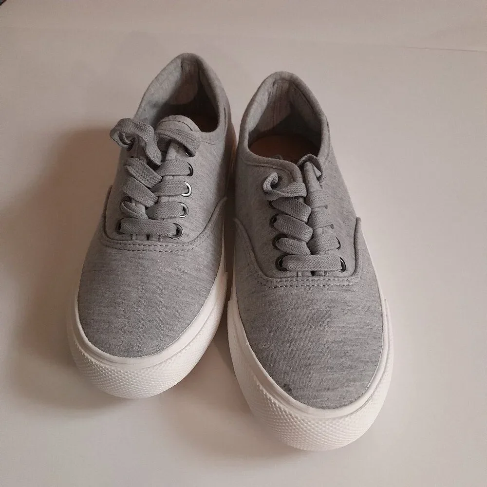 206 Collective Gray Shoes Carla Classic Lace Up Canvas - Women's Size 6